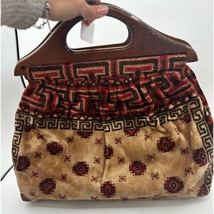 Banner House Handbag •447